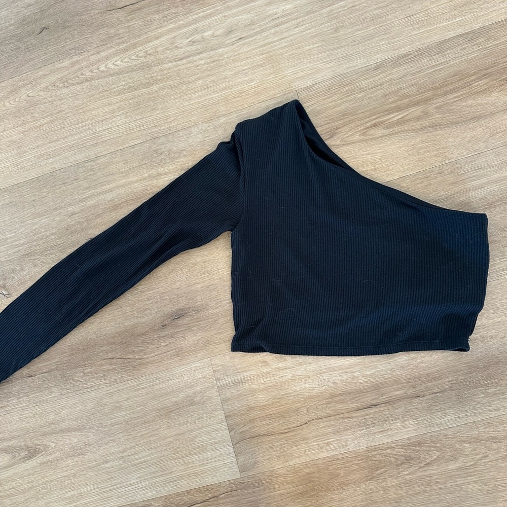 Alo One-Shoulder Black Ribbed Top